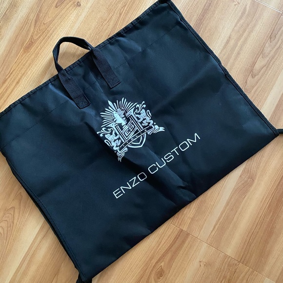 BLACK CARRY ON FOLDABLE GARMENT BAG - Picture 1 of 8